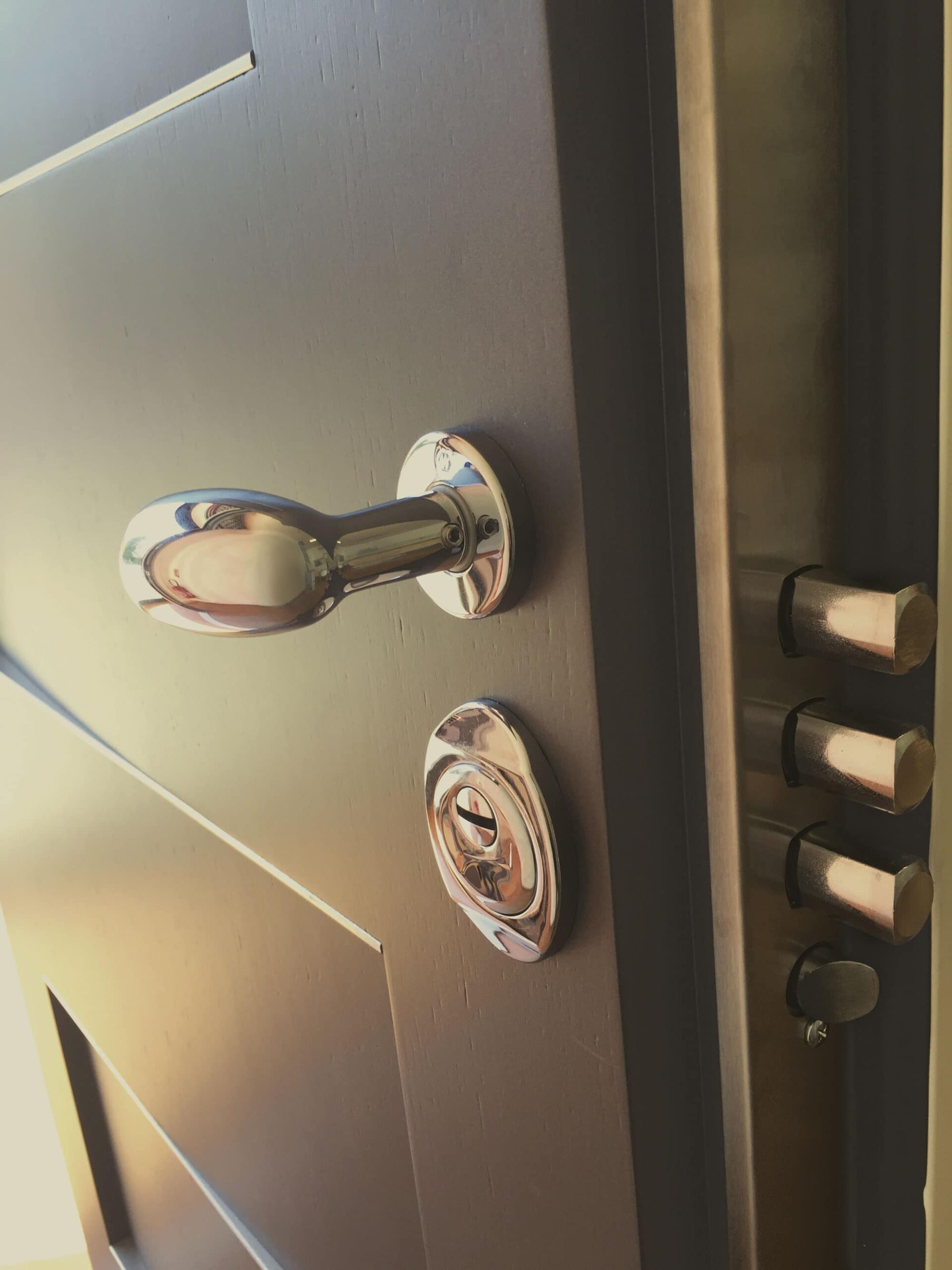 Sécurité porte de garage - conseils blindage des portes serrures
