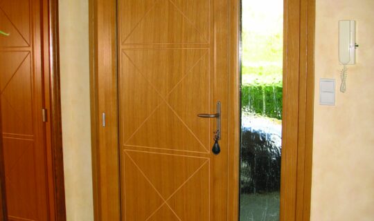 realisation-lef-balma-porte-entree-mixte-bois-alu-1490x1180