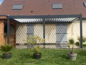 Mise en place d'une PERGOLA BIOCLIMATIQUE